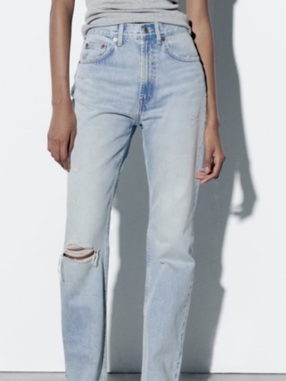 Zara Light Wash Straight-Leg Jeans with Distressed Knee